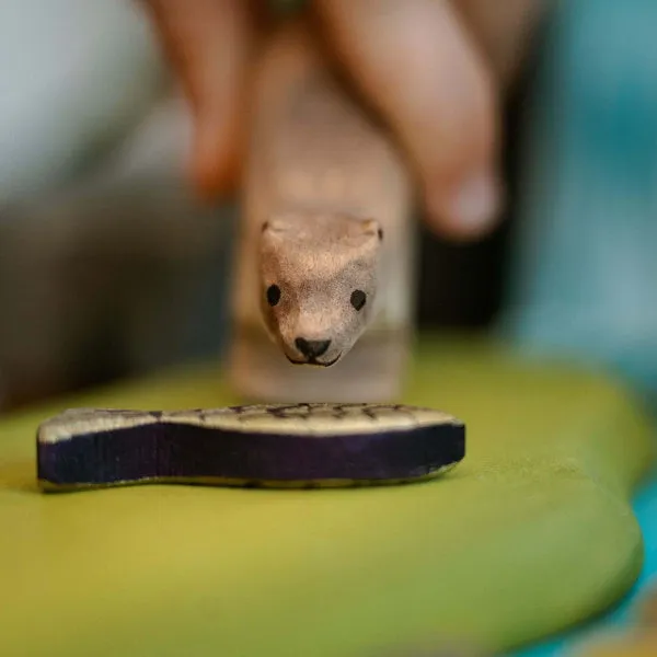 Bumbu Toys | Otter Standing
