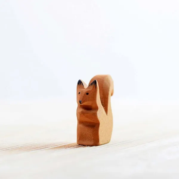 Bumbu Toys | Squirrel Sitting