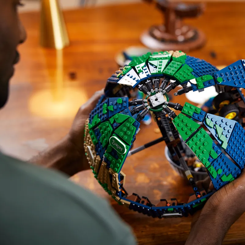LEGO 21332 Ideas The Globe