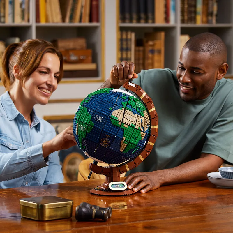 LEGO 21332 Ideas The Globe
