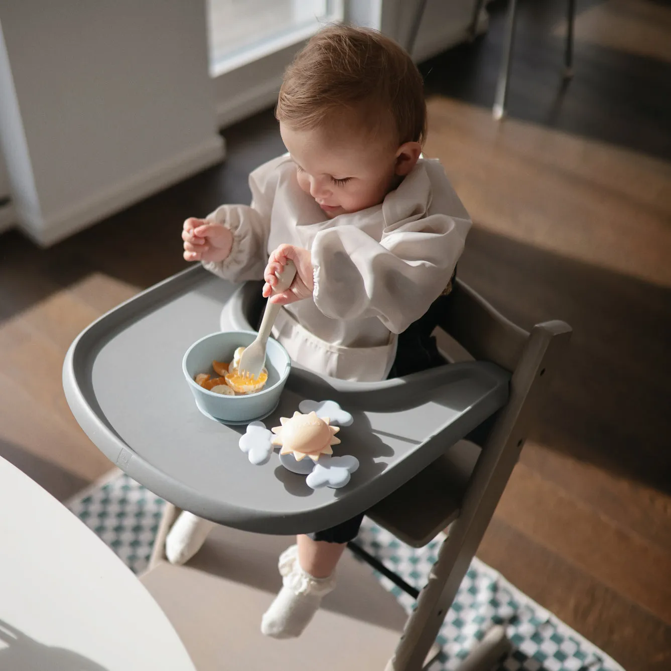 Mushie Long Sleeve Bib | Fog