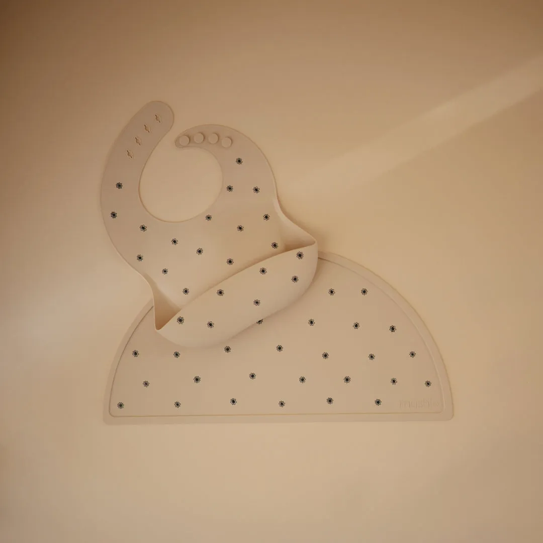 Mushie Silicone Placemat | Black Daisy