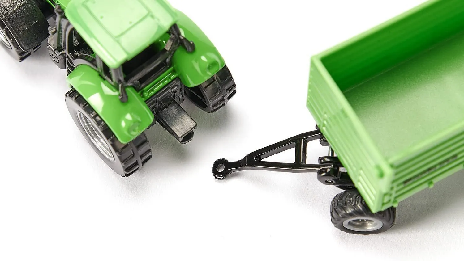Siku 1606 - Deutz-Fahr Tractor With Fortuna 4-Wheel Trailer