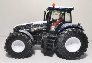 Siku 3220 1:32 New Holland T8.390 Christmas Tractor Limited Edition